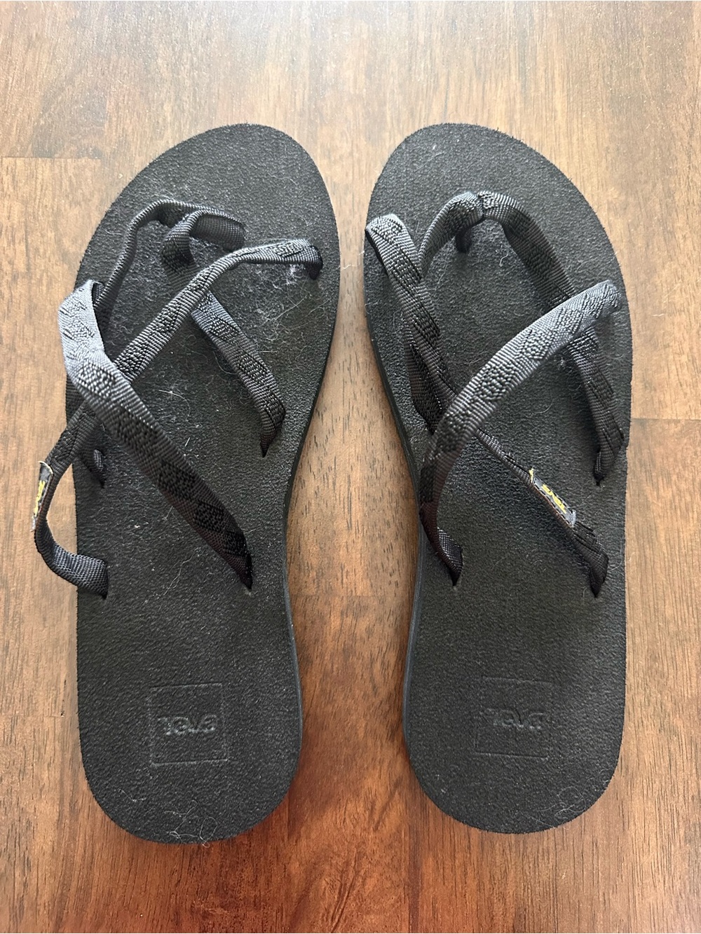 Teva Olowahu Black Cushioned Flip Flop Size 10